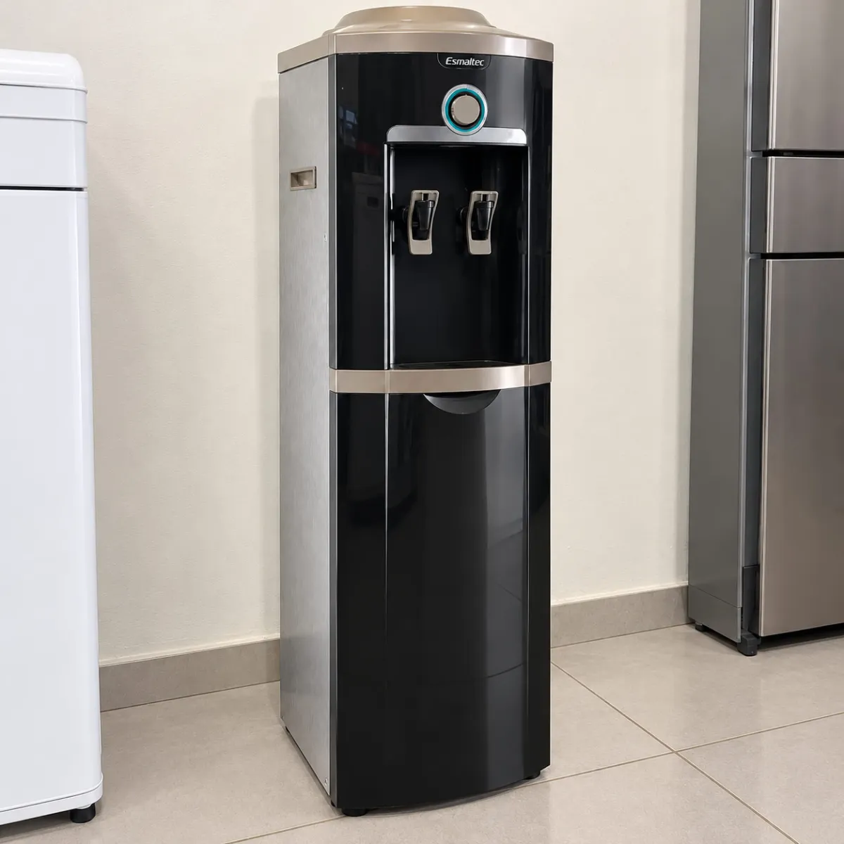 Bebedouro Gelágua Esmaltec EGC35B Coluna Natural e Gelada Preto/Inox 127V